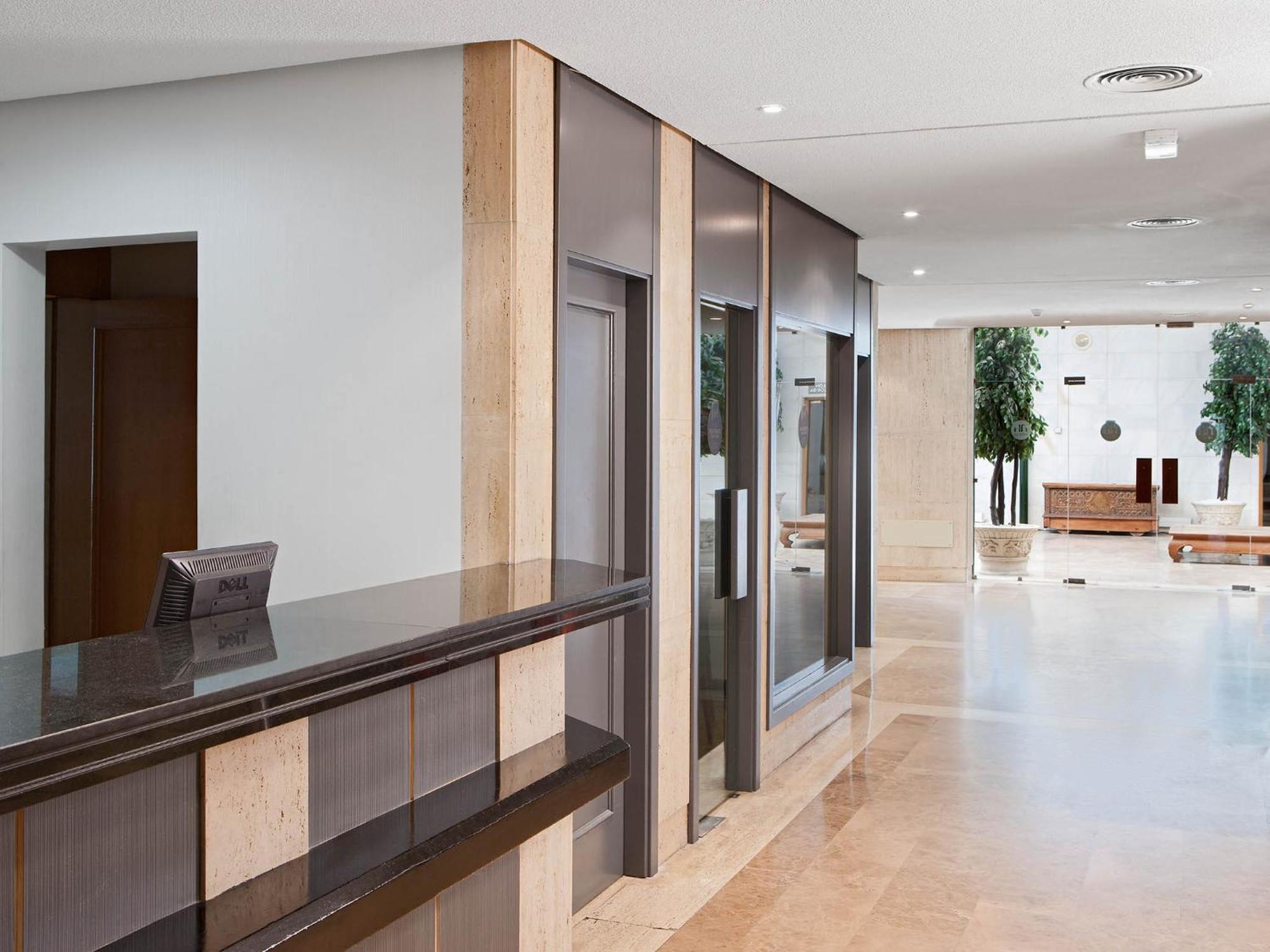 Apartamentos Th Las Rozas Dış mekan fotoğraf