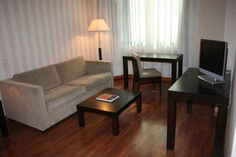 Apartamentos Th Las Rozas Dış mekan fotoğraf