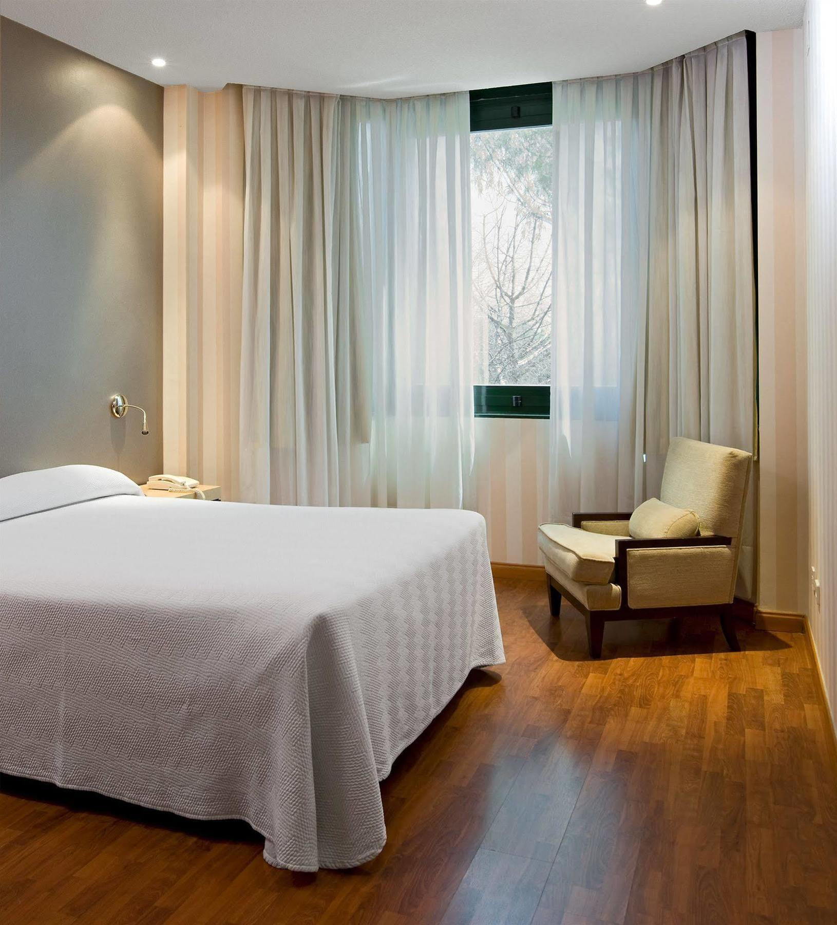Apartamentos Th Las Rozas Dış mekan fotoğraf