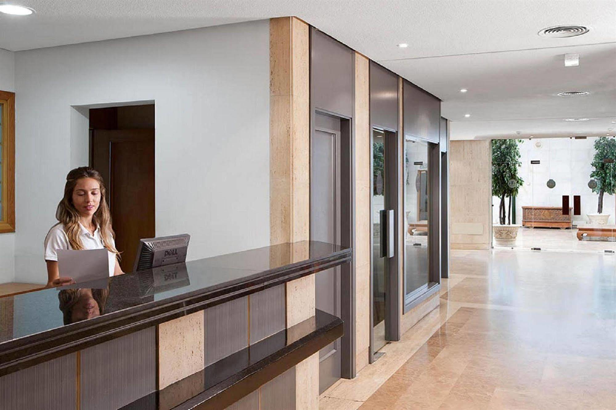 Apartamentos Th Las Rozas Dış mekan fotoğraf